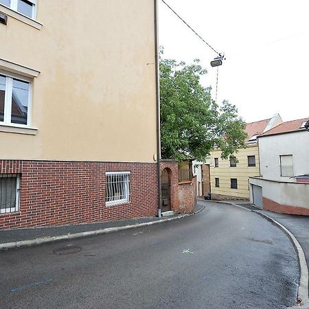 Pure Apartman Печ Екстер'єр фото