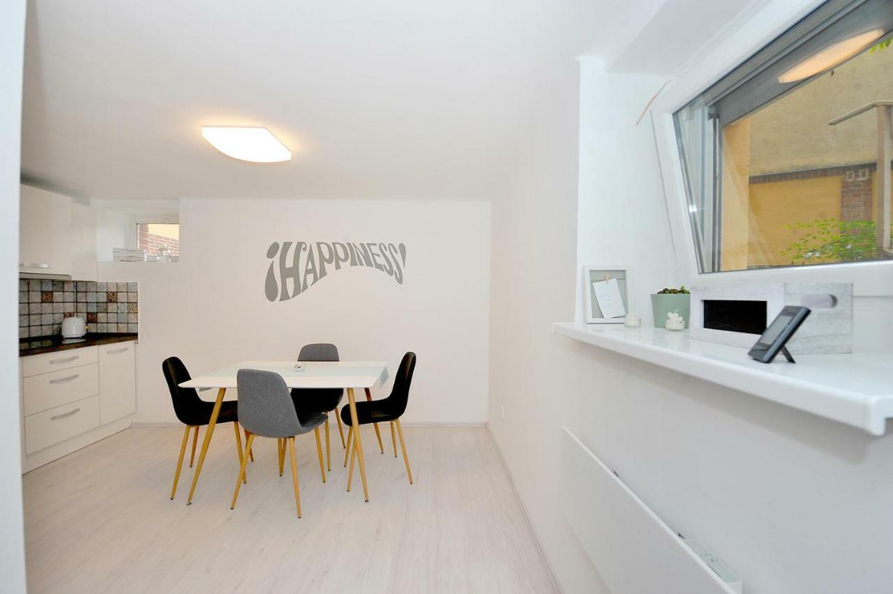 Pure Apartman Печ Екстер'єр фото